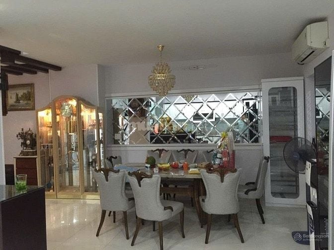 Cho thuê nhà 7x20m 3 lầu đường 27 , P. Tân Phong Q7. Cách Lotte 1,5km 