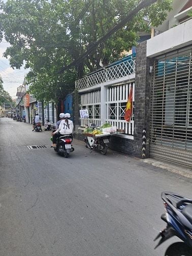 Bán nhà 4 Tầng Dương Đình Hội - Oto vào nhà - 60m2 - Giá tốt chỉ 6.2 