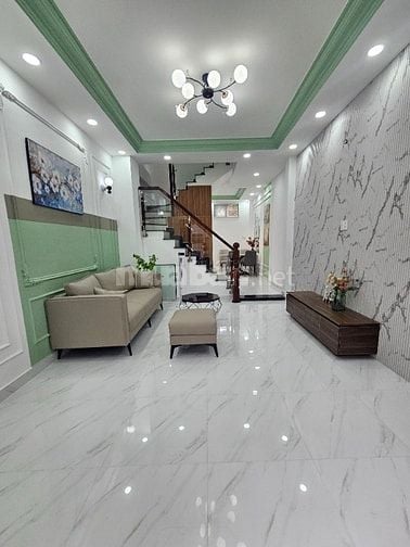 Ngay PARC MALL Quận 8, Âu Dương Lân,  Nhà 3 Tầng, 37M2, Ko QH, Tặng NT