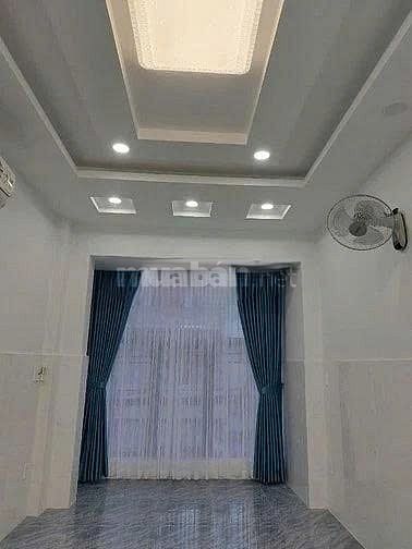 Cho thuê nhà mặt tiền Tô Hiến Thành, P.13, Q.10 giá 31tr.