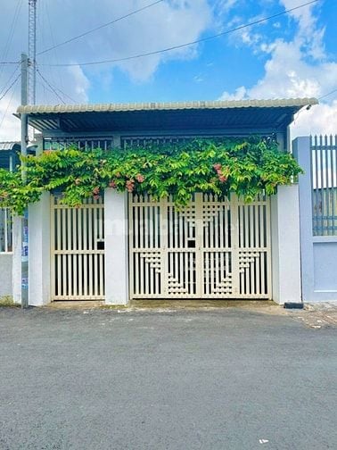 Bán gấp căn nhà cấp 4 ở gần chợ Củ Chi, Tân An Hội 102m2 SHR giá 745tr