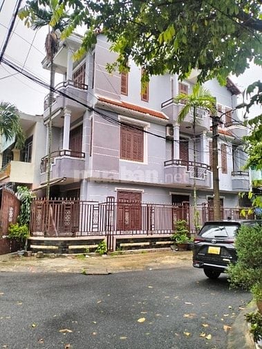 Bán nhà 2 mặt tiền đường vị trí VIP quận Hải Châu Đà Nẵng 