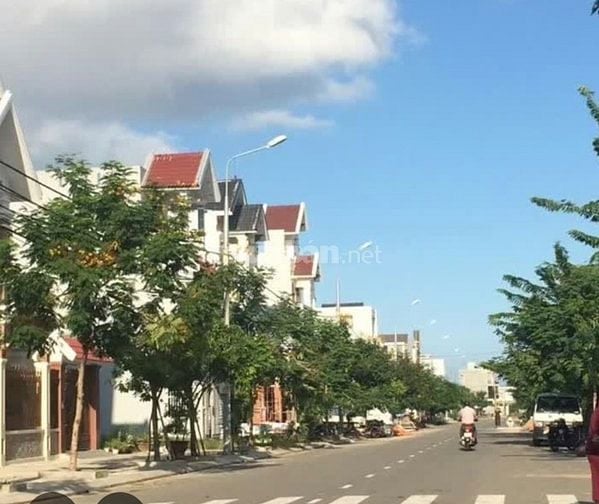 Bán Nhà Đẹp Mặt Tiền Đinh Thị Vân