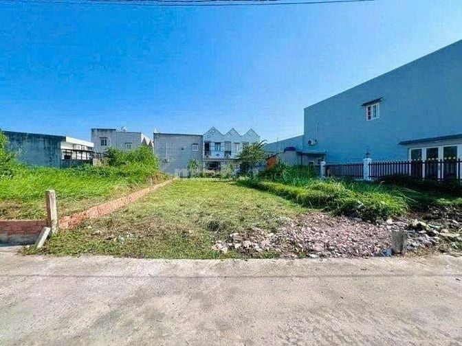 Bán Lô Đất Thổ Cư 234m2 Mặt Tiền Siêu Đẹp Giữa Thị Trấn Bến Lức