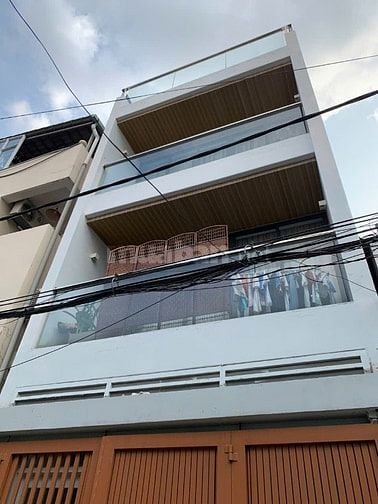 Nhà XINH ngay Ủy Ban, 4.2 x 13m, Trệt + 2 Lầu ST, Giá bán 9.5 tỷ TL
