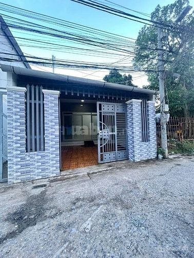 Bán gấp căn nhà cấp 4 ở Đ. Số 99 , Tân Phú Trung 100m2 SHR giá 800tr