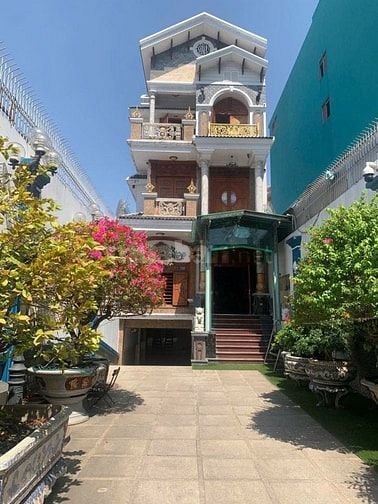 Siêu biệt thự MT Nguyễn Văn Khối (7x30) 1 hầm 4 tầng ST giá tốt