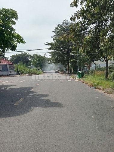 Cần bán nền đất KDC Thời Báo Kinh Tế Sài Gòn, Bưng Ông Thoàn, Phú Hữu,