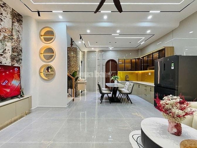 BÁN NHÀ CHÍNH CHỦ|khu vực sân bay|sổ hồng riêng bao sang tên|hẻm 5m