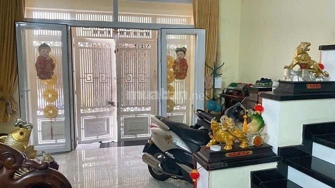 PHƯỜNG 13 - QUẬN 10 - 4 TẦNG BTCT - DTSD 200M2 - NGANG 5,1M - NHỈNH 1Ỷ