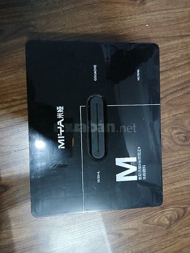 Màu gouche mới mua chưa sử dụng ai cầm thì pass lại với giá 560k