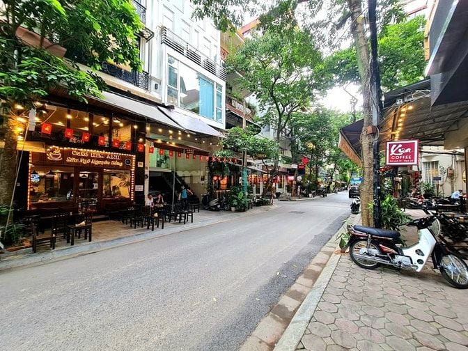 Nhà Đẹp Phố VIP Nguyên Hồng, Đống Đa 45m, 6 tầng, mt 5m, giá 33 tỷ.