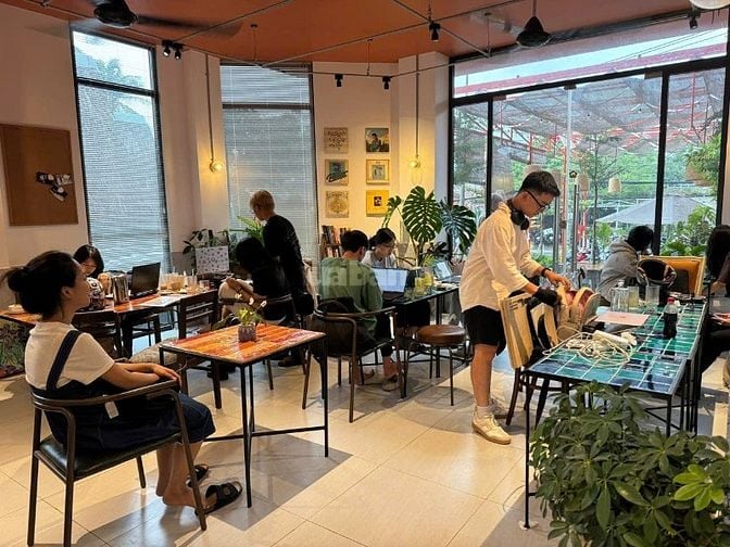 Sang nhượng quán Cafe căn góc Vườn Lài - Quận 12, mb thuê chỉ 16 triệu