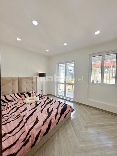 Tập thể mặt phố Thi Sách. Hai Bà Trưng. Hà Nội. Nội thất Luxury không 