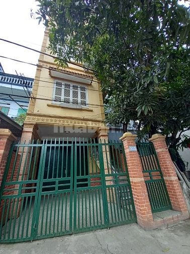 Chính chủ cho thuê nhà mặt đường 23B