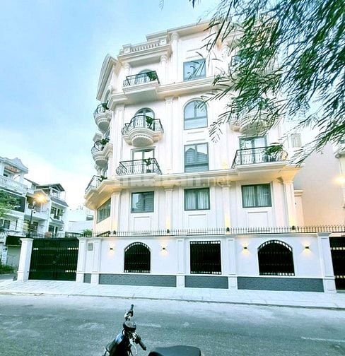 Bán nhà 2 mặt tiền đường số 41, Tân Quy, Quận 7 – nhà mới 7 phòng
