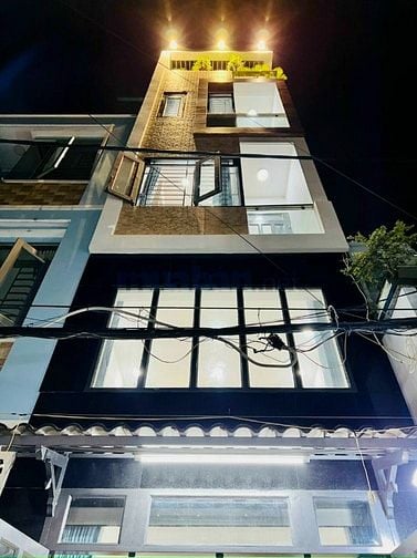 Bán căn Trần Bình Trọng, p1, quận 5 giá 3tỷ200tr hẻm xe hơi đi lại  