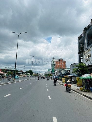 Dãy trọ 16 phòng 11 x 25m hẻm xe tải Dương Quảng Hàm giá quá rẻ