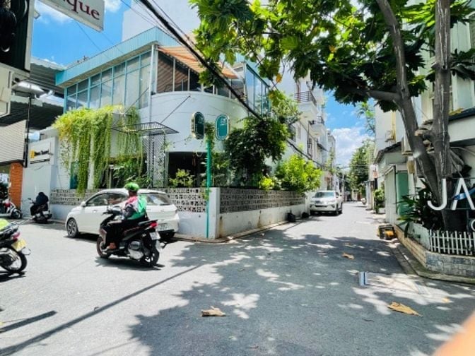 Biệt thự Phú Nhuận, 190m2( 10 x 19 ) 4 Tầng Hẻm 8m, gần Công viên.