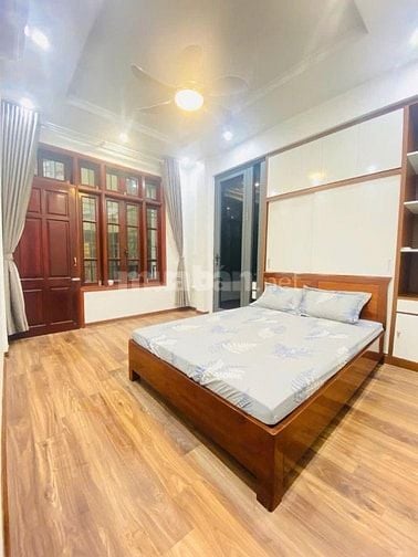 BÁN NHÀ 5 tầng MẶT HỒ phố QUAN NHÂN DT 51m2, NGÕ 3m, GIÁ THƯƠNG LƯỢNG