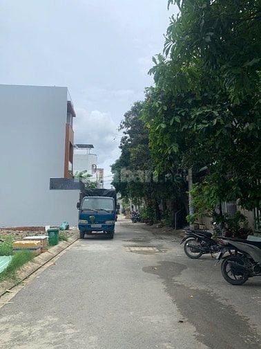 Cho thuê nhà hẻm ô tô đường Nguyễn Duy Trinh, Long trường: 2pn,2 wc