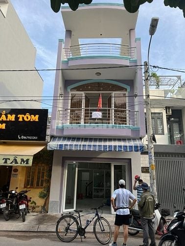 CHO THUÊ NHÀ NGUYÊN CĂN MẶT TIỀN HẺM XE TẢI 496 DƯƠNG QUẢNG HÀM