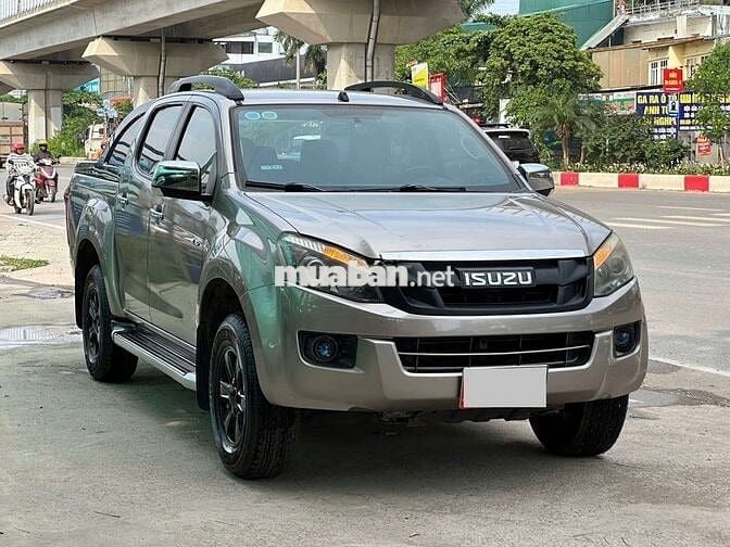 Isuzu Dmax sx 2016MT 4x2 nổi tiếng nồi đồng cối đá