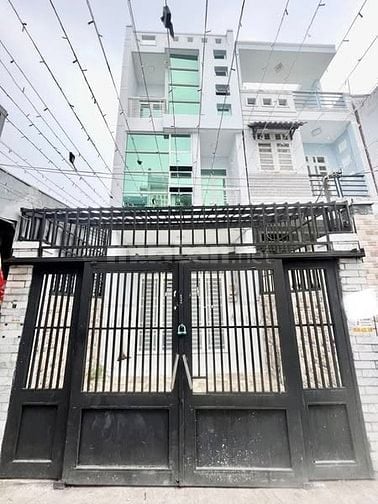 NHÀ GIÁP KHU NAM LONG QUẬN 7 - DT 4m x 18,5m. Chỉ: 6.5 t ỷ. 