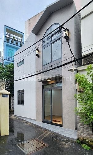 Nhà xây mới 2 tầng, hẻm xe hơi.