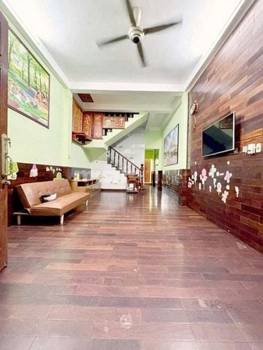 Cho thuê nhà nguyên căn 64m2 ( 4 x 16m ) , sân , 1 lầu , 2pN / 2WC 