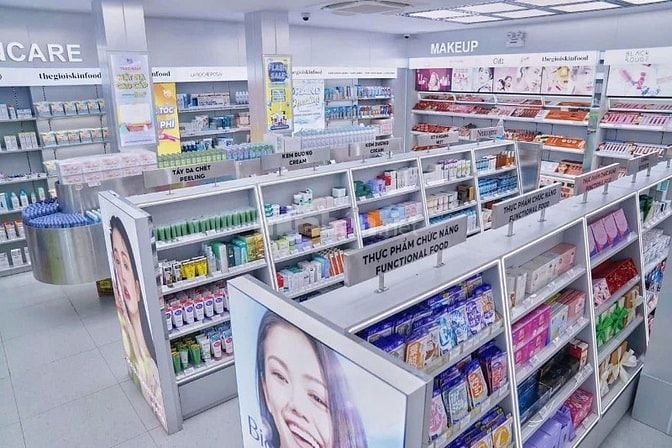 TUYỂN GẤP 3 NHÂN VIÊN NAM/NỮ BÁN HÀNG