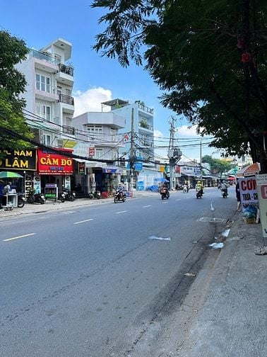 Bán nhà mặt tiền đường Nguyễn Xí 142,5m2