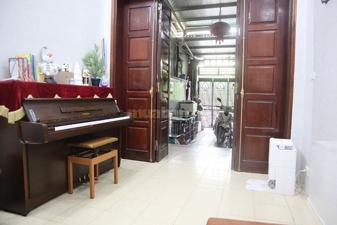  BÁN NHÀ MẶT ĐƯỜNG NGỌC THUỴ - Ô TÔ ĐỖ CỬA - 60 m2 x 4 tầng 