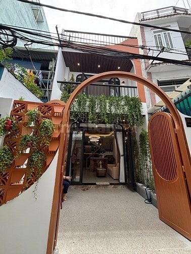 Bán Nhà Thích Quảng Đức (4x14), Có Sân Để Xe, kế Ô Tô. GIÁ 4,5 TỶ 