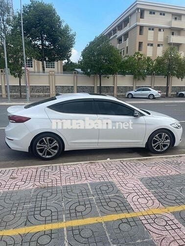 Hyundai Elantra đklđ 2017 2.0 AT - 76575 km
