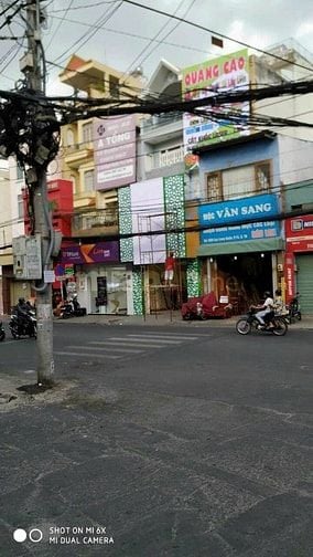 Bân nhà mặt tiền lạc long quân 