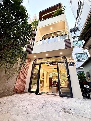 💥Gần HXH Thích Quãng Đức, P5, Phú Nhuận, DT: 3,9m * 11m, nở hậu 5,3m