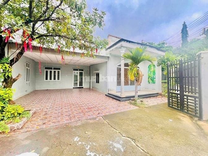 Cần bán gấp căn nhà ở gần KCN Phước Đông , Gò Dầu 337m2 SHR giá 780tr