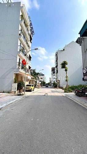 Bán nhà phân lô TĐC Ngọc Thụy, 8T thang máy, gara ô tô, nhà mới ở ngay