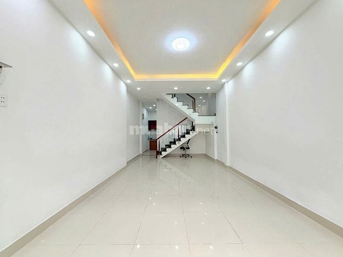 Cho thuê nhà nguyên căn, thoáng mát, trung tâm quận Bình Thạnh
