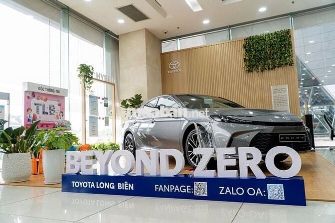 Toyota Camry 2025 2.5HEV MID