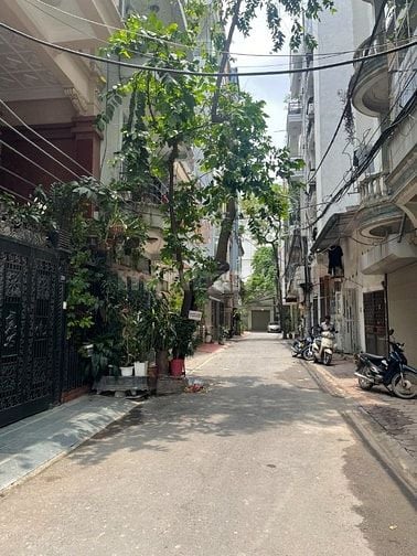 Bán tòa nhà Hoàng Quốc Việt, Cầu Giấy 110m2* 8T* MT 6.6m Giá 50 tỷ 