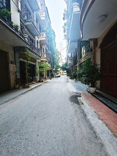 Nhà bán phân lô Cầu Giấy 60m2*4t,mt 5.4m,vỉa hè,kd,oto tránh,24tỷ.