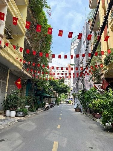 Bán nhà phân lô Trung Kính To - Ô tô tránh, KD - 105m2 x 6T giá 33 tỷ