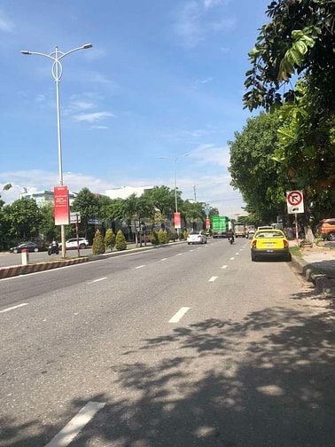 Bán đất 250m2 MT Cách Mạng Tháng 8, gần UBND p Khuê Trung, Cẩm Lệ 17.5