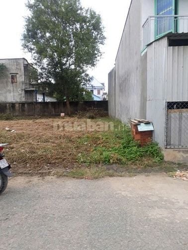 Bán lô đất thổ cư 5x25m sổ riêng, ngay giữa trung tâm Thị Trấn Bến Lức