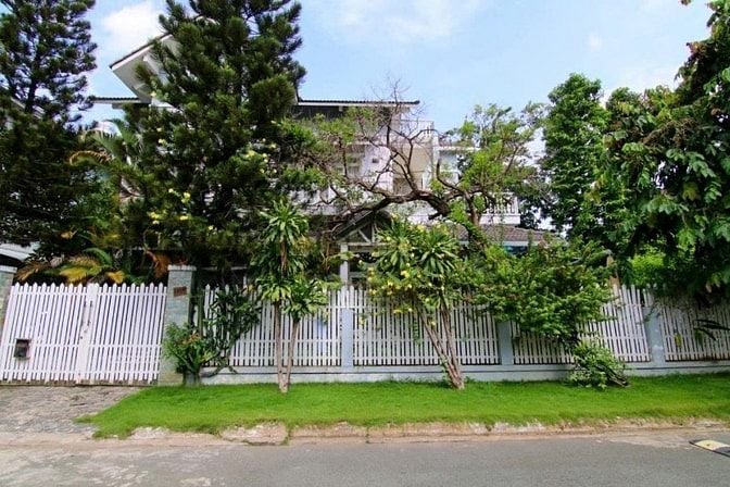 Biệt Thự góc hai MT Nguyễn Văn Hưởng Thảo Điền 1 - DT 444m2- 145 tỷ