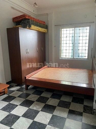 Chính chủ Cho thuê nhà trong ngõ 33 Cát Linh, Đống Đa, 3 tầng 1 tum
