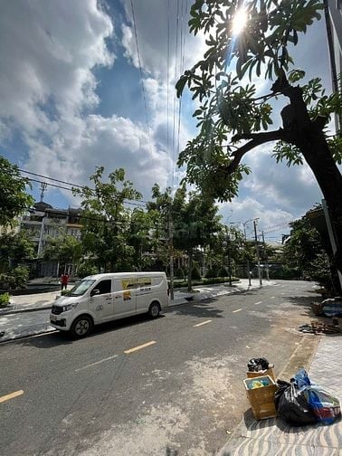 Siêu Phẩm! MT Bình Phú - Đối Diện CV (8 x 17m) Cấp 4. Giá chỉ: 20 Tỷ