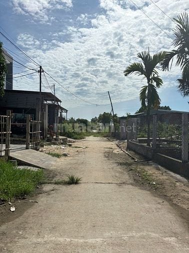 CHỦ CẦN TIỀN NÊN BÁN LÔ ĐIỆN NAM ĐÔNG ĐƯỜNG OTO DÂN CƯ ĐÔNG ĐÚC
